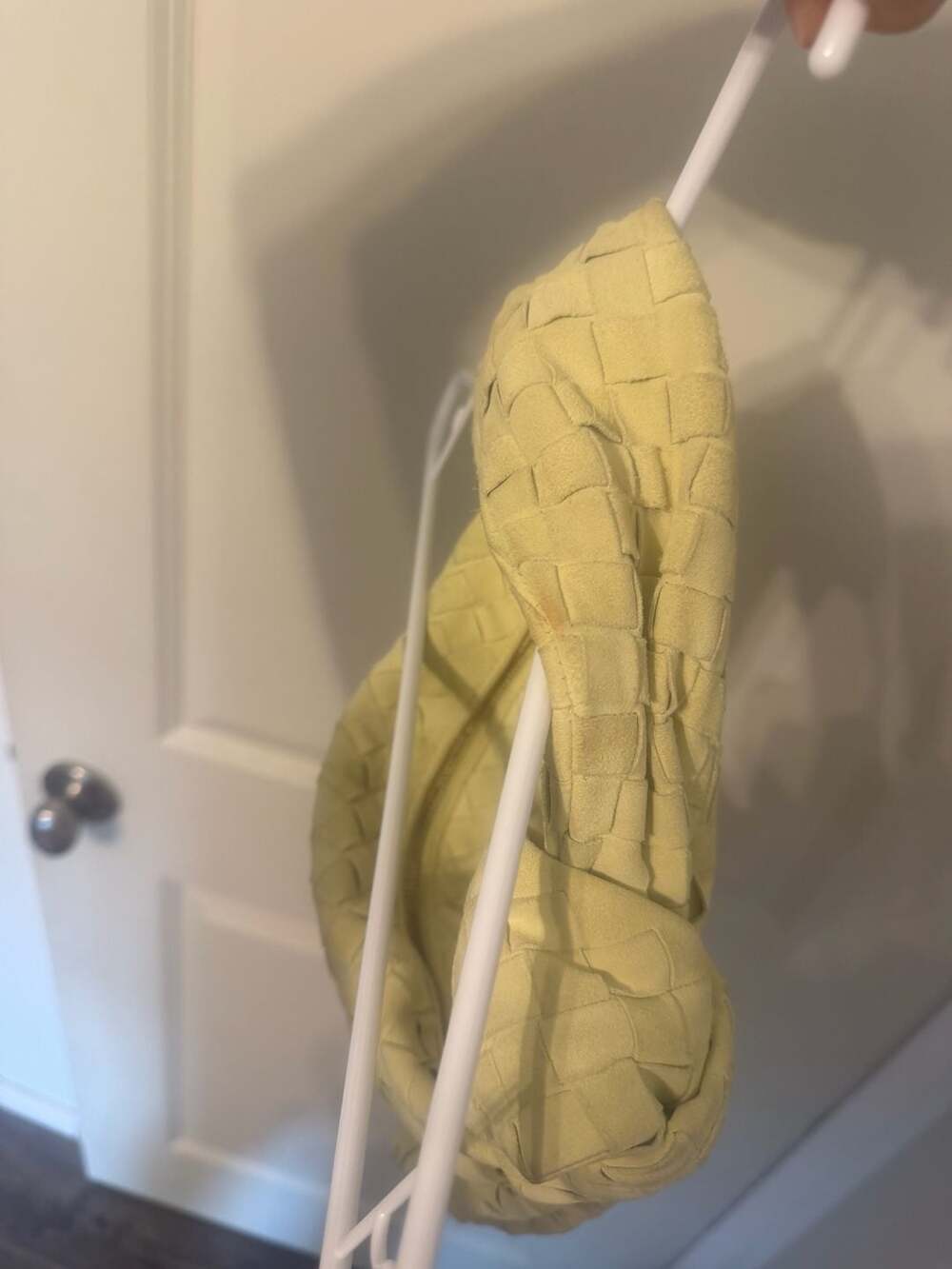 Guess - Picture 5 of 5